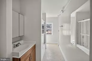 313 8th St NE, Washington, DC 20002 - Photo 37