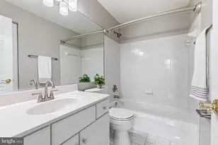 2407 20th St NW, Washington, DC 20009 - Photo 19