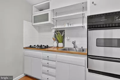 730 24th St NW #512, Washington, DC 20037 - Photo 5