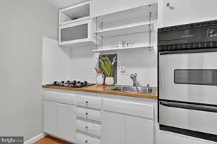 730 24th St NW, Washington, DC 20037 - Photo 5