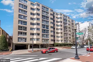 922 24th Street NW, Washington, DC 20037 - Photo 1
