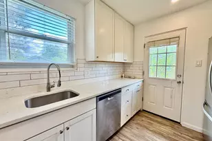 4605 Hanna Pl SE, Washington, DC 20019 - Photo 9