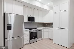 710 E St SE, Washington, DC 20003 - Photo 7