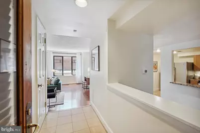 1080 Wisconsin Avenue NW #1004, Washington, DC 20007 - Photo 3