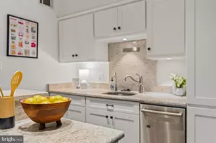 1360 L St SE, Washington, DC 20003 - Photo 13
