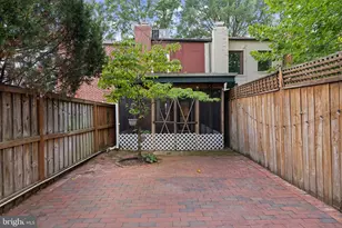 1360 L St SE, Washington, DC 20003 - Photo 21