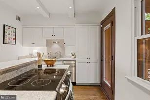 1360 L St SE, Washington, DC 20003 - Photo 11