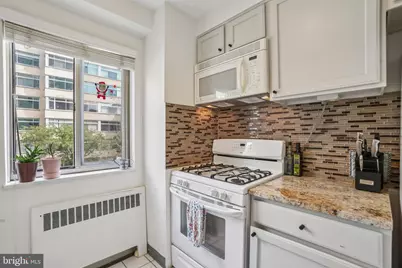730 24th Street NW #205, Washington, DC 20037 - Photo 11