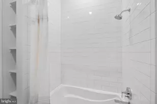 300 8th St NE, Washington, DC 20002 - Photo 23