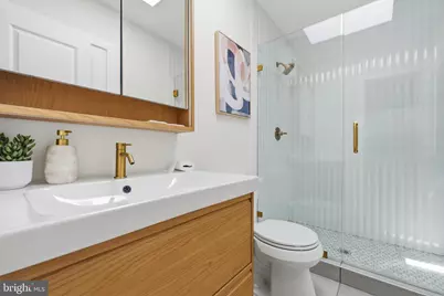 35 17th Street SE, Washington, DC 20003 - Photo 15