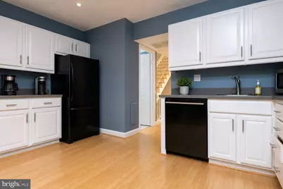 4605 Macarthur Boulevard NW #B, Washington, DC 20007 - Photo 9