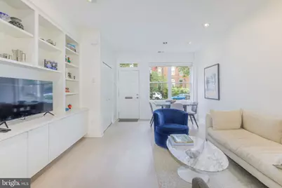 607 Constitution Avenue NE, Washington, DC 20002 - Photo 3