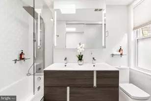 320 G St SE, Washington, DC 20003 - Photo 15