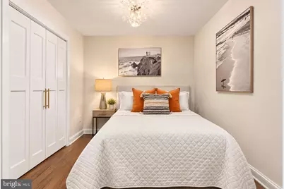 320 G Street SE, Washington, DC 20003 - Photo 5