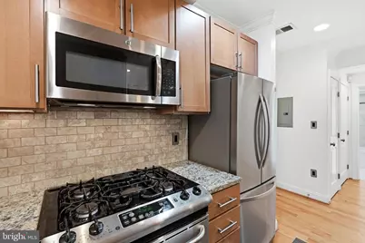 739 Newton Place NW #202, Washington, DC 20010 - Photo 3