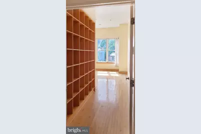 326 8th Street NE #302, Washington, DC 20002 - Photo 3