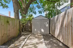 415 17th St SE, Washington, DC 20003 - Photo 29