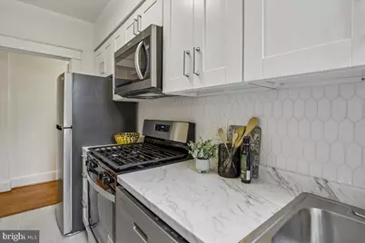 2410 20th Street NW #208, Washington, DC 20009 - Photo 3