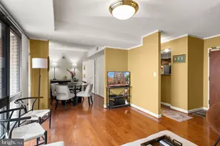1077 30th St NW, Washington, DC 20007 - Photo 5