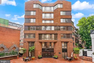 1077 30th St NW, Washington, DC 20007 - Photo 1
