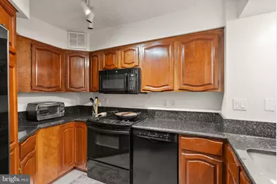 1077 30th Street NW #201, Washington, DC 20007 - Photo 7