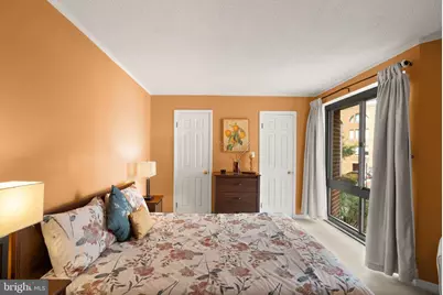 1077 30th Street NW #201, Washington, DC 20007 - Photo 11