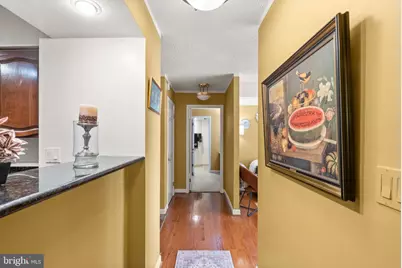1077 30th Street NW #201, Washington, DC 20007 - Photo 9
