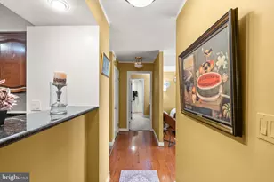 1077 30th St NW, Washington, DC 20007 - Photo 9
