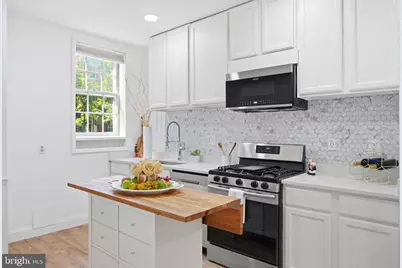 650 E Street SE, Washington, DC 20003 - Photo 3