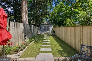 650 E St SE, Washington, DC 20003 - Photo 27