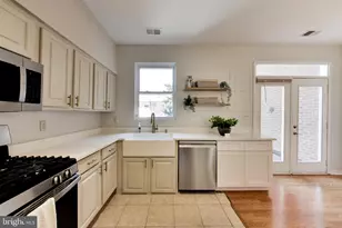 3726 Burnham Pl NE, Washington, DC 20019 - Photo 9