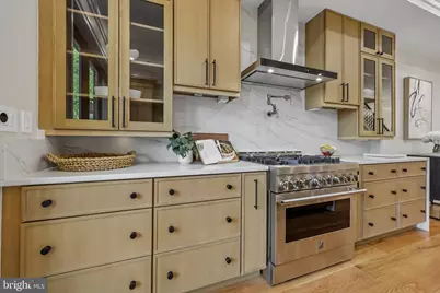 235 12th Street SE, Washington, DC 20003 - Photo 11