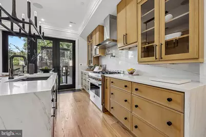 235 12th Street SE, Washington, DC 20003 - Photo 9