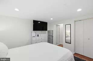 708 I St SE, Washington, DC 20003 - Photo 17