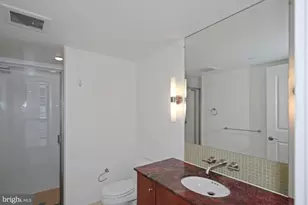 1025 1st St SE, Washington, DC 20003 - Photo 15