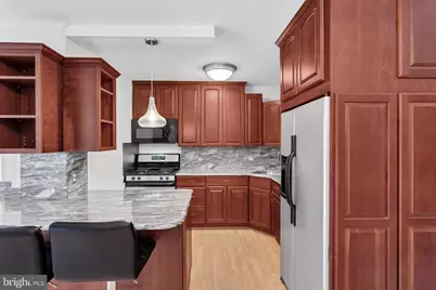 2401 H Street NW #409, Washington, DC 20037 - Photo 3
