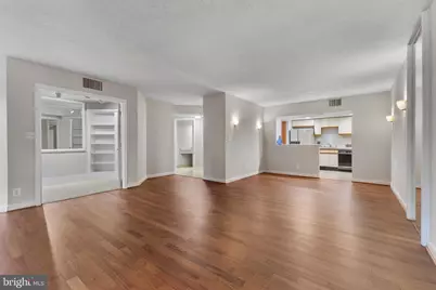 1099 22nd Street NW #104, Washington, DC 20037 - Photo 15