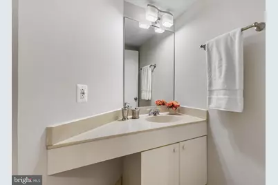 1099 22nd Street NW #104, Washington, DC 20037 - Photo 31