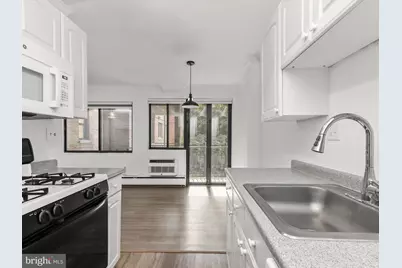 2325 42nd Street NW #320, Washington, DC 20007 - Photo 15