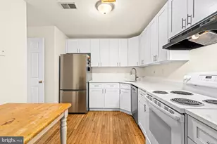 1827 East Capitol St SE, Washington, DC 20003 - Photo 7