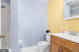 1827 East Capitol St SE, Washington, DC 20003 - Photo 17