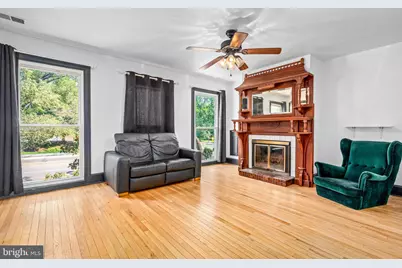 1827 East Capitol Street SE, Washington, DC 20003 - Photo 9