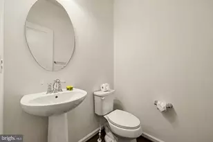 1024 Cook Dr SE, Washington, DC 20032 - Photo 9