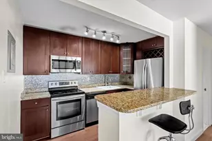 1325 18th St NW, Washington, DC 20036 - Photo 11