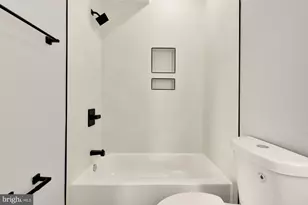 3215 Mt Pleasant St NW, Washington, DC 20010 - Photo 25