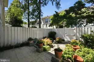 277 G St SW, Washington, DC 20024 - Photo 31