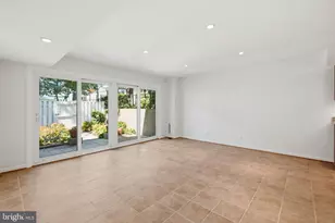 277 G St SW, Washington, DC 20024 - Photo 29