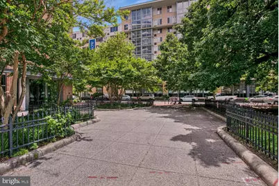 460 New York NW #205, Washington, DC 20001 - Photo 21