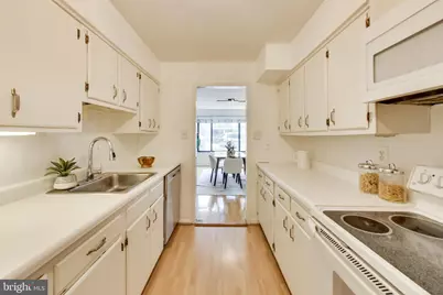 2501 Calvert Street NW #103, Washington, DC 20008 - Photo 11