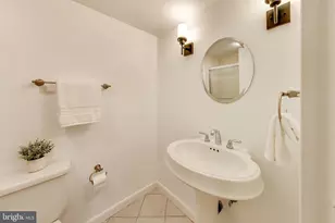 2501 Calvert St NW, Washington, DC 20008 - Photo 21